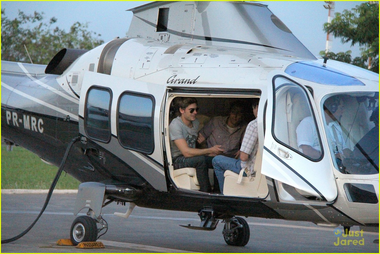 Betty White Bombs Zac Efron's 'Voice' Audition!