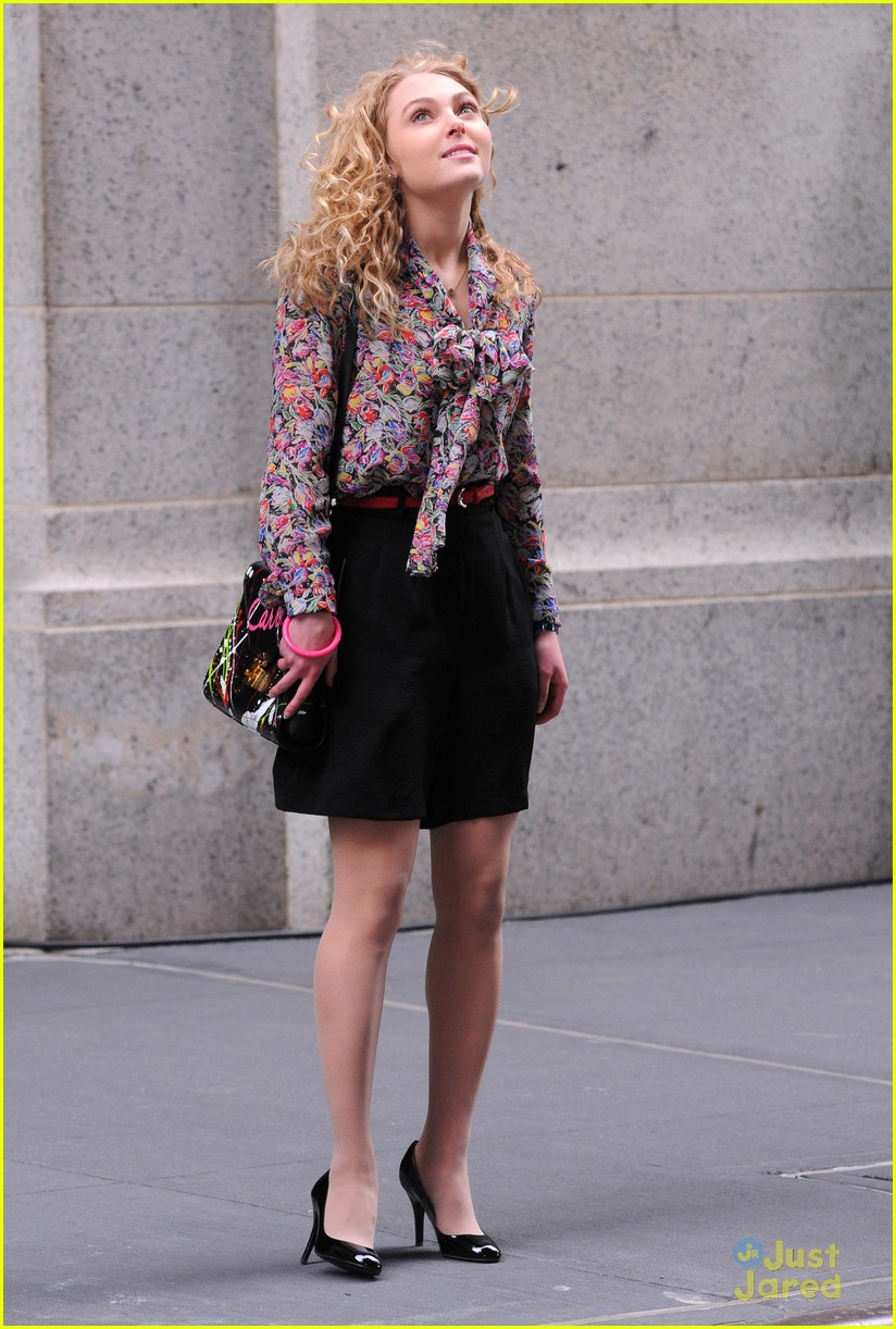AnnaSophia Robb: Carrie Goes To Manhattan