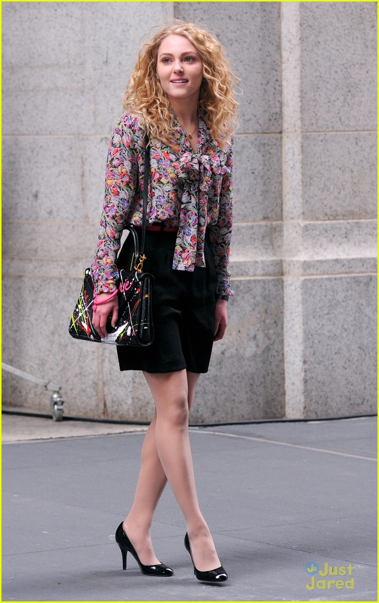 AnnaSophia Robb: Carrie Goes To Manhattan