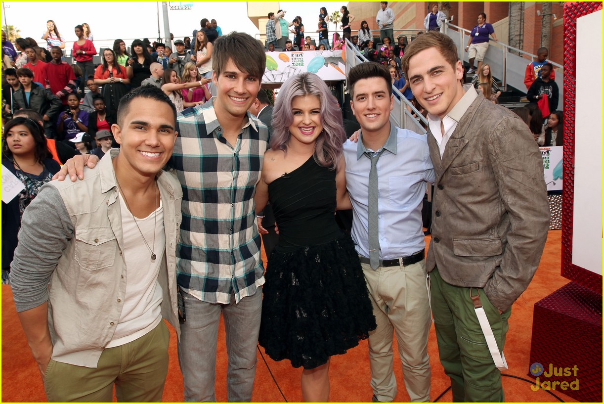 Big Time Rush WINS Fave Music Group - Kids Choice Awards 212