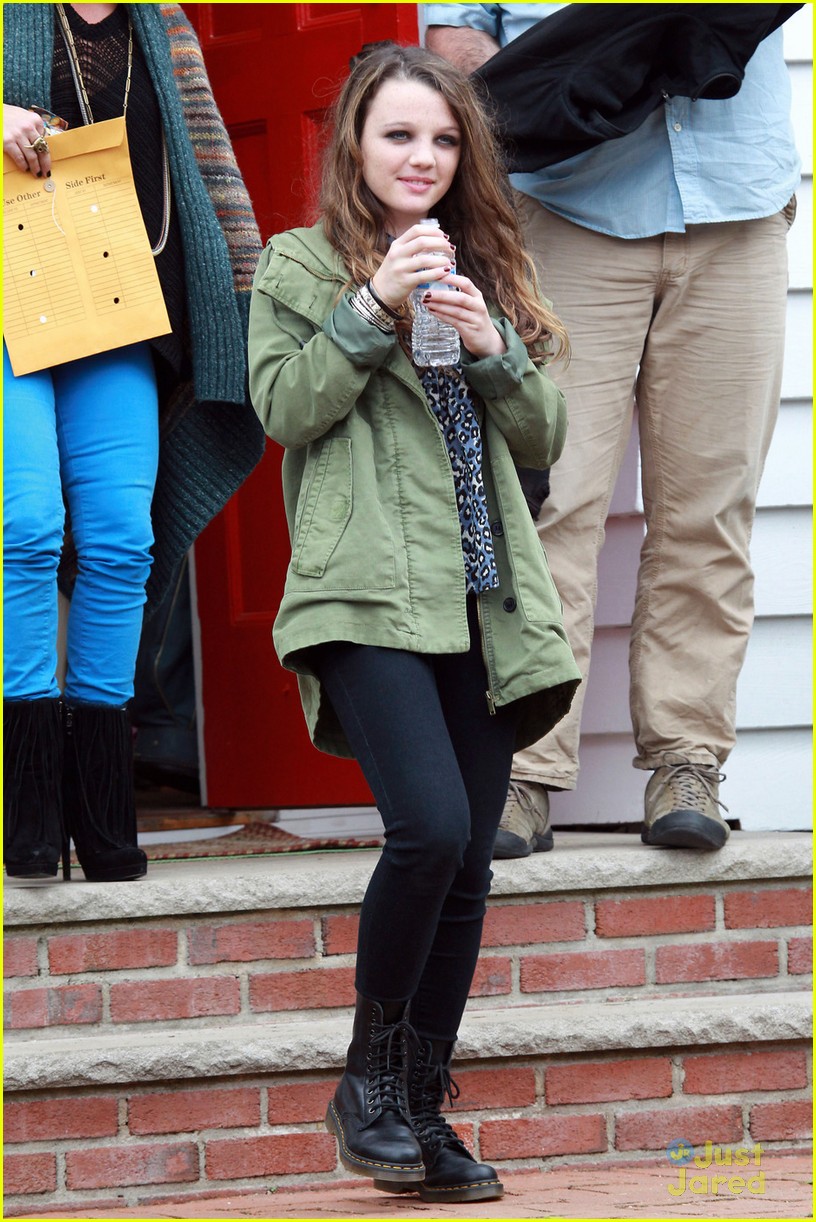 AnnaSophia Robb: First Day on 'Carrie Diaries' Set!