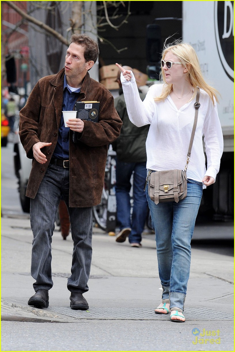 Dakota Fanning: NYC Tour Guide