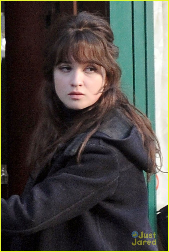 Elle Fanning & Alice Englert Film 'Bomb'