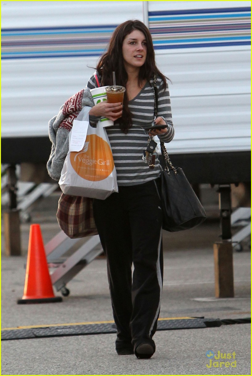 Shenae Grimes: 'Lily Collins Deserves All The Successes