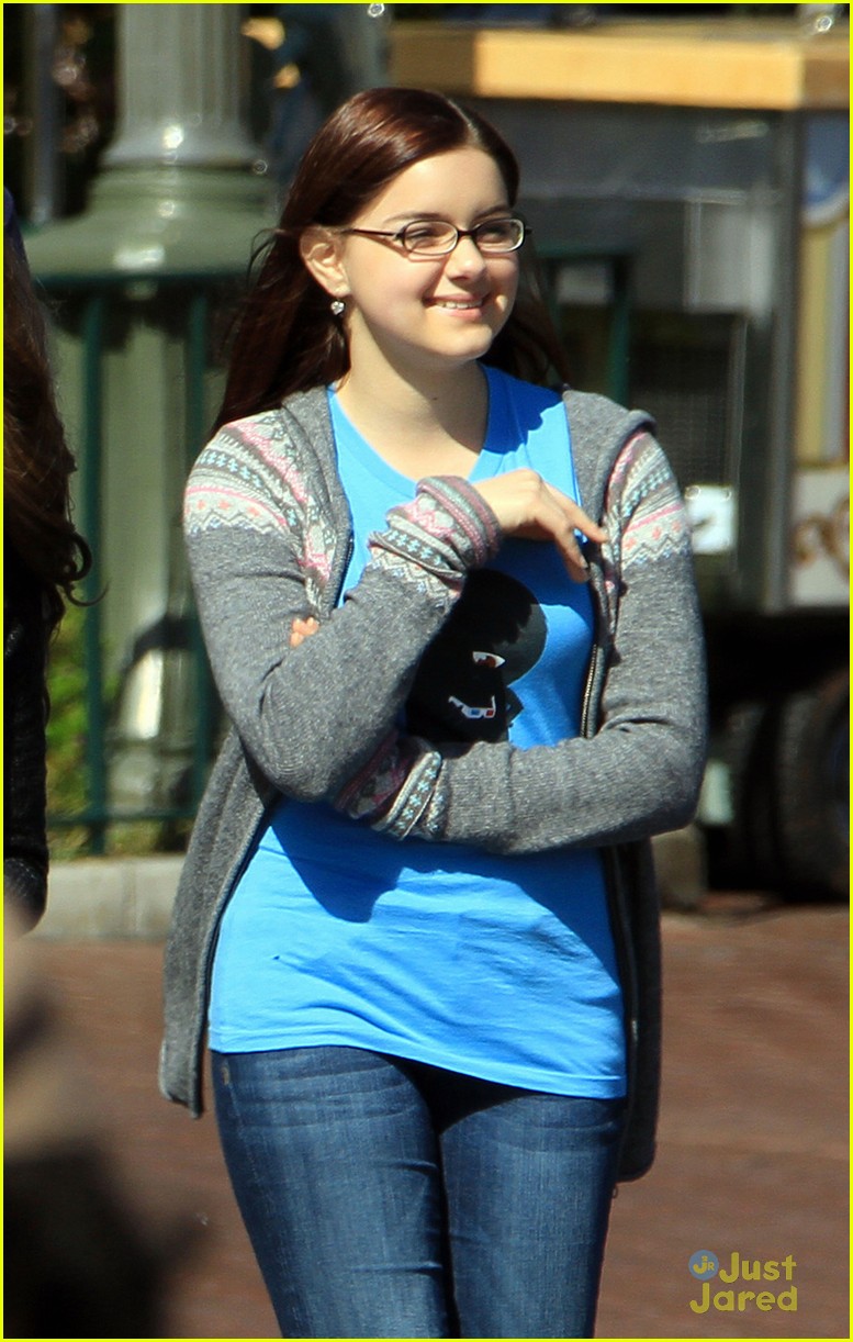 Sarah Hyland: 'Happiest Place on Earth' with Matt Prokop