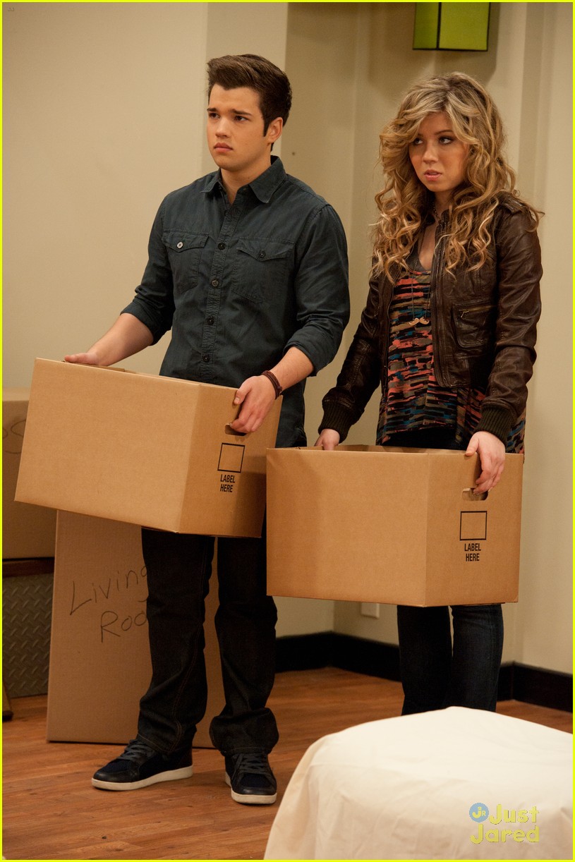 Miranda Cosgrove: iApril Fools on iCarly!