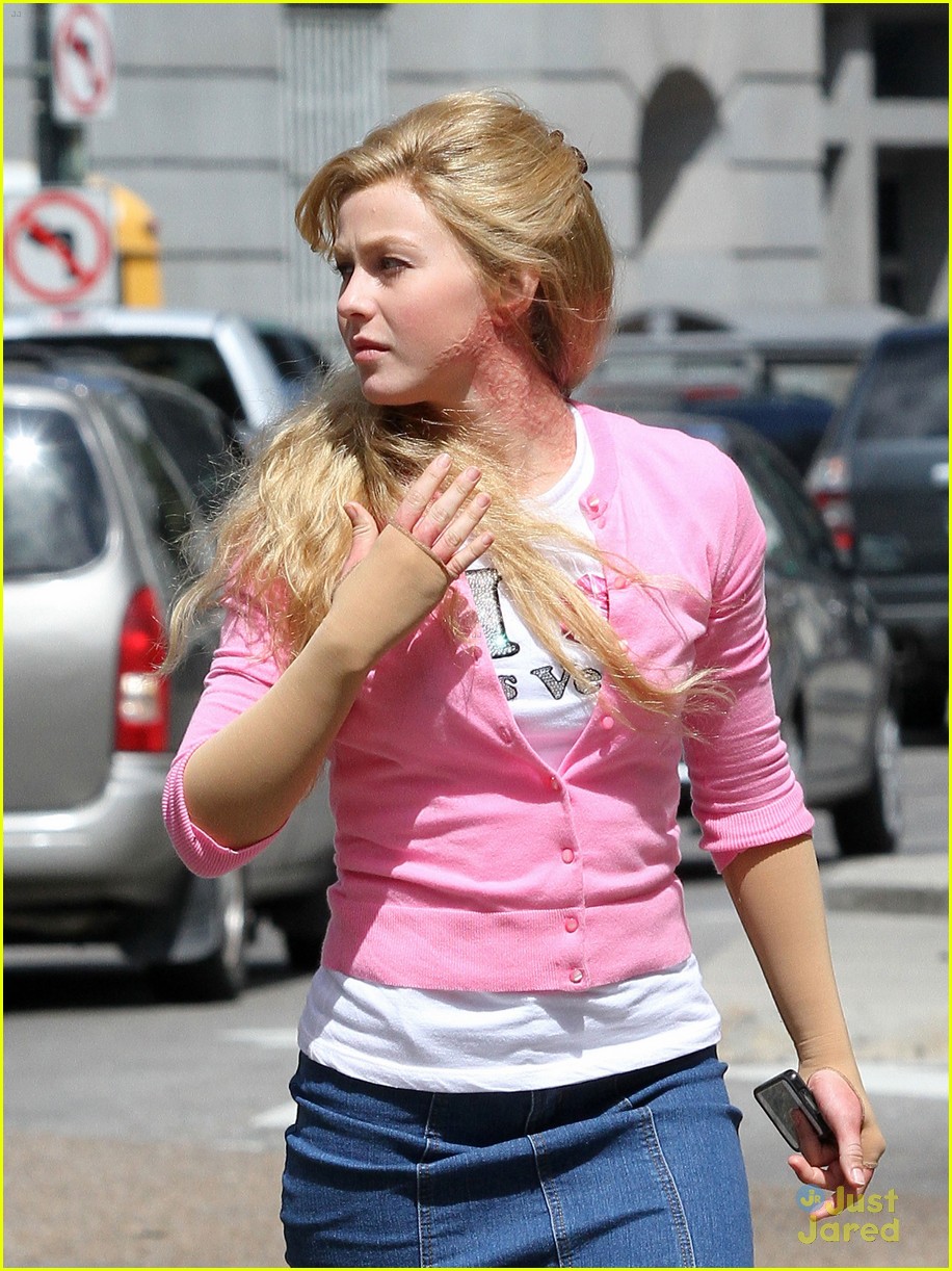 Julianne Hough Shows Her Scars