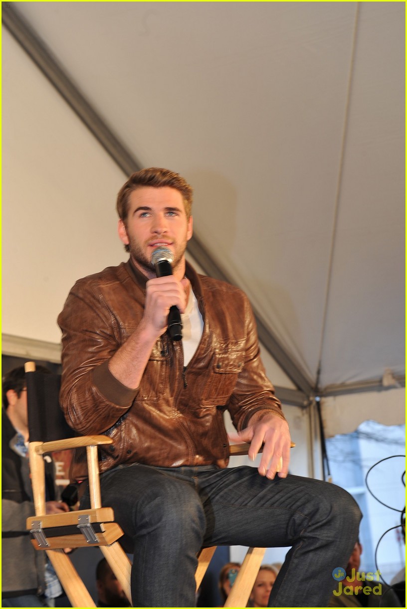 Liam Hemsworth: Georgia 'Hunger Games' with Amandla & Dayo!