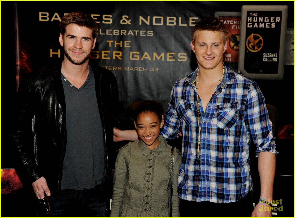 Liam Hemsworth: Barnes & Noble Signing