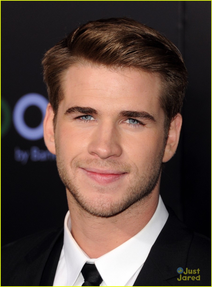 Liam Hemsworth & Miley Cyrus: 'The Hunger Games' Premiere Pair