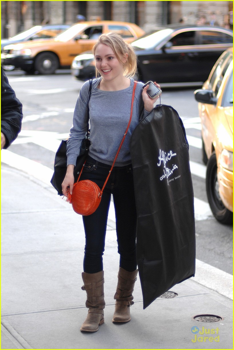 AnnaSophia Robb is an 'Intruder'