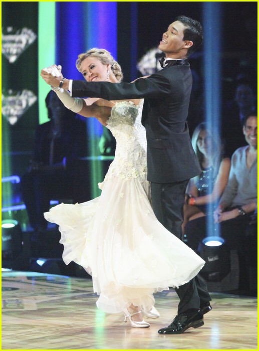 Roshon Fegan: Quickstep with Chelsie Hightower