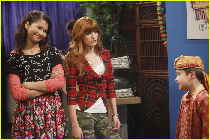 Zendaya & Bella Thorne Go Bollywood