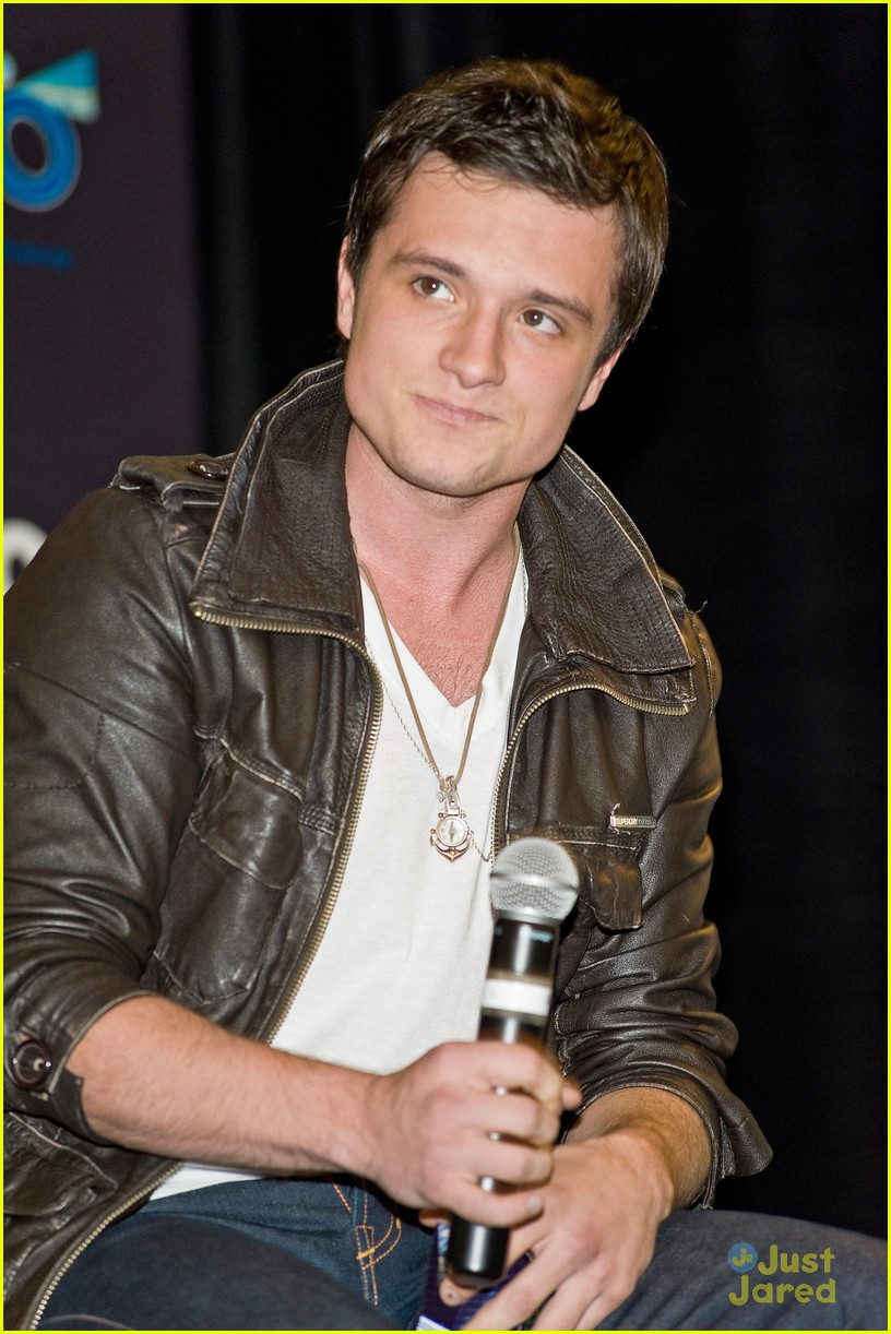 Josh, Jackie & Isabelle: 'The Hunger Games' in Chicago!