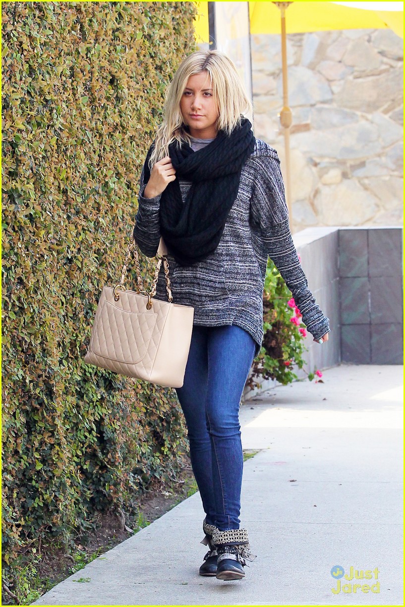 Ashley Tisdale: No Tumblr Account!