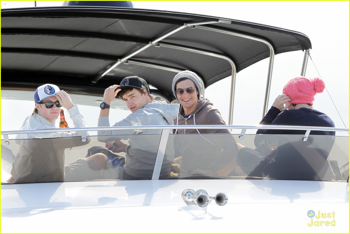 One Direction Dive Into Sydney Harbor!