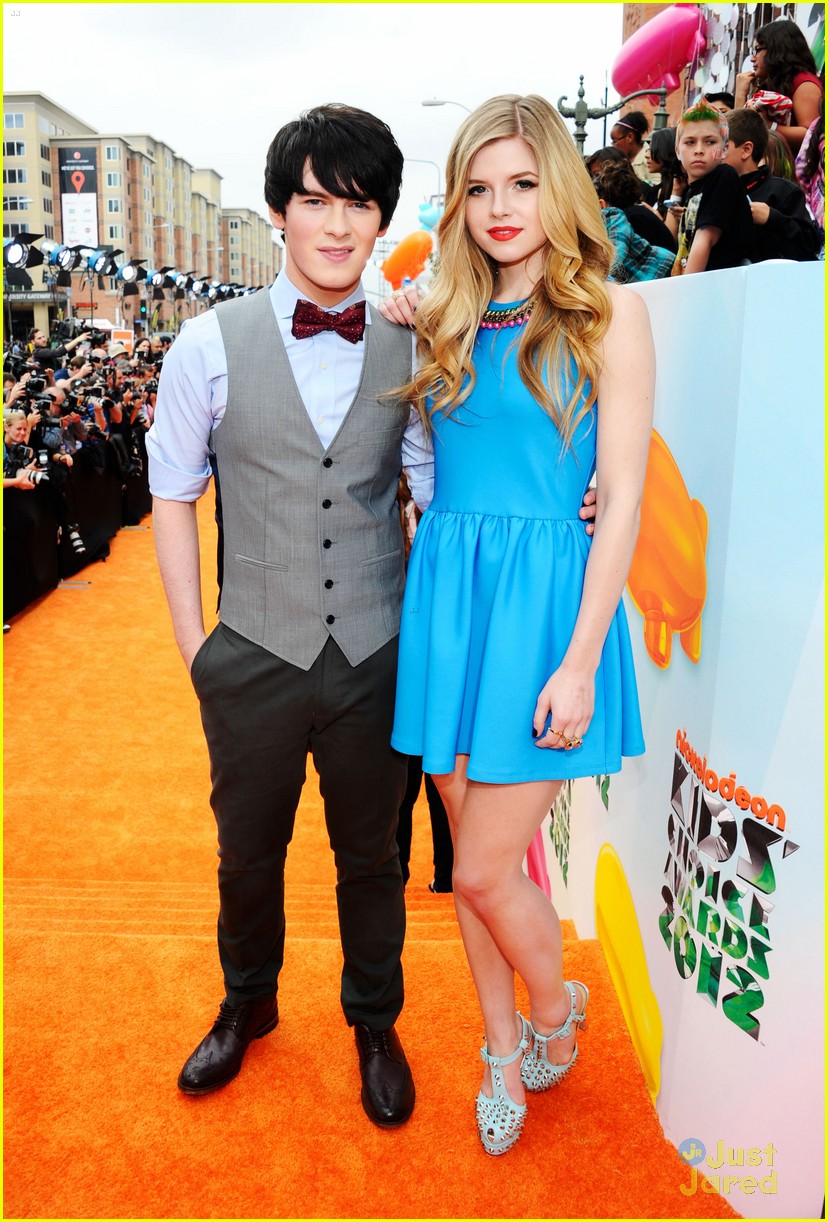 Ana Mulvoy Ten & Brad Kavanagh: 'Anubis' at Kids Choice Awards!