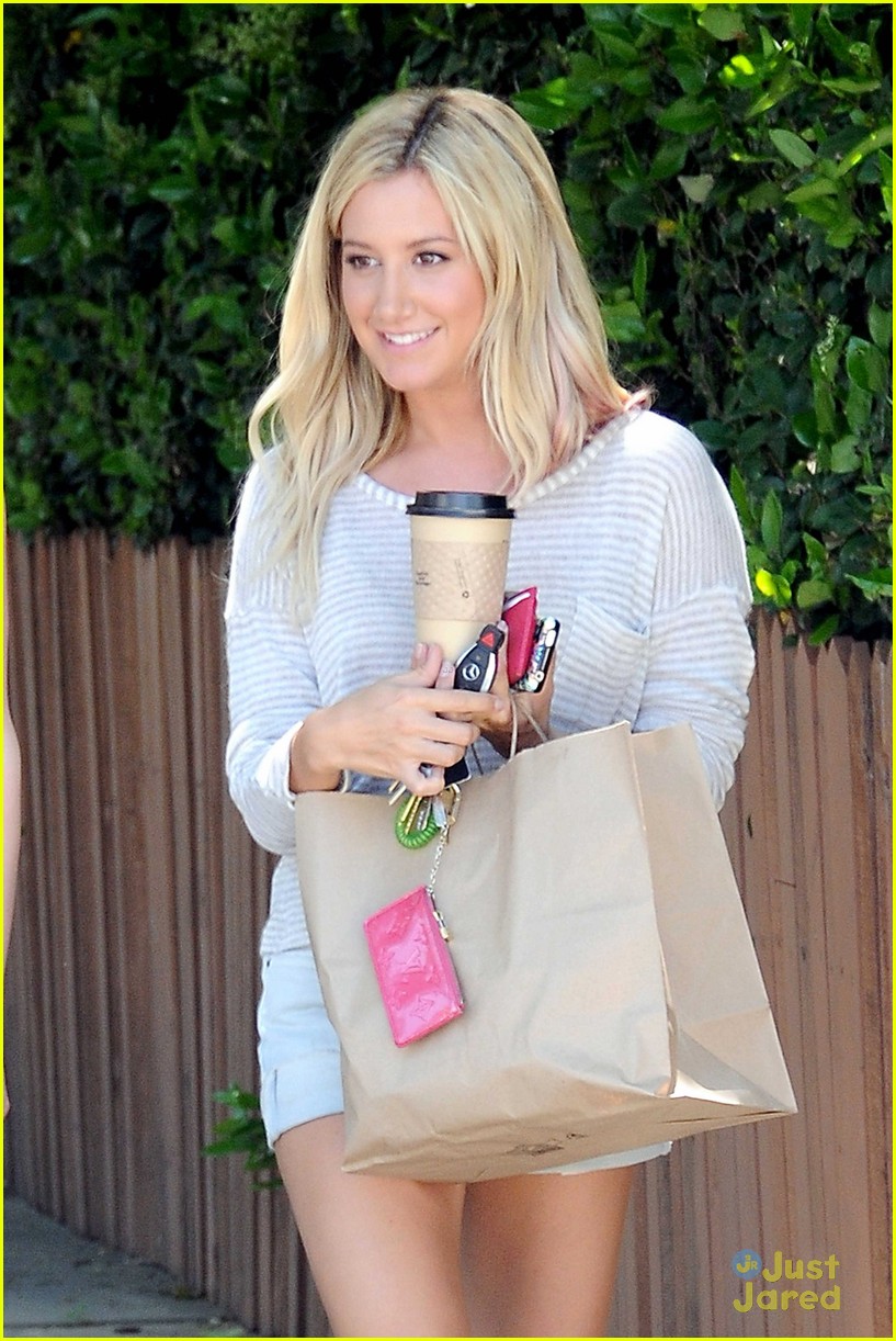 Ashley Tisdale & Patti Murin: Laughing Ladies