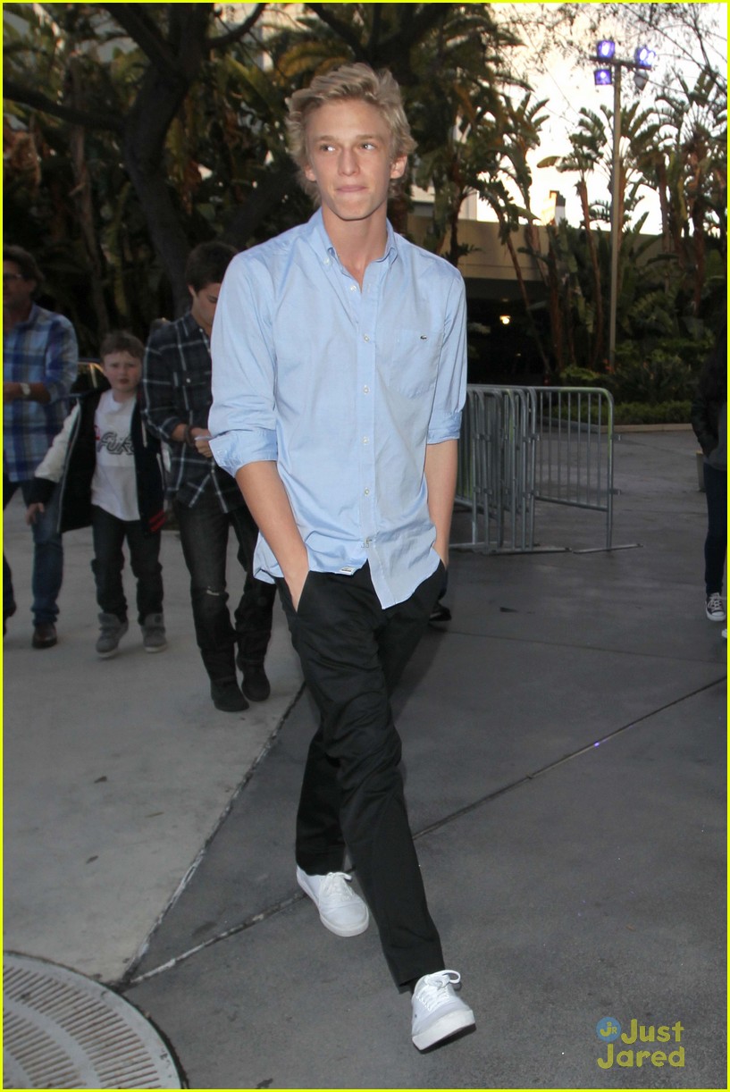 Cody Simpson: Toys 'R' Us Appearances This Weekend!