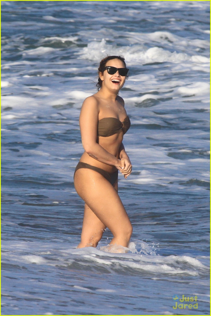 Demi Lovato: Brazil Beach Day!