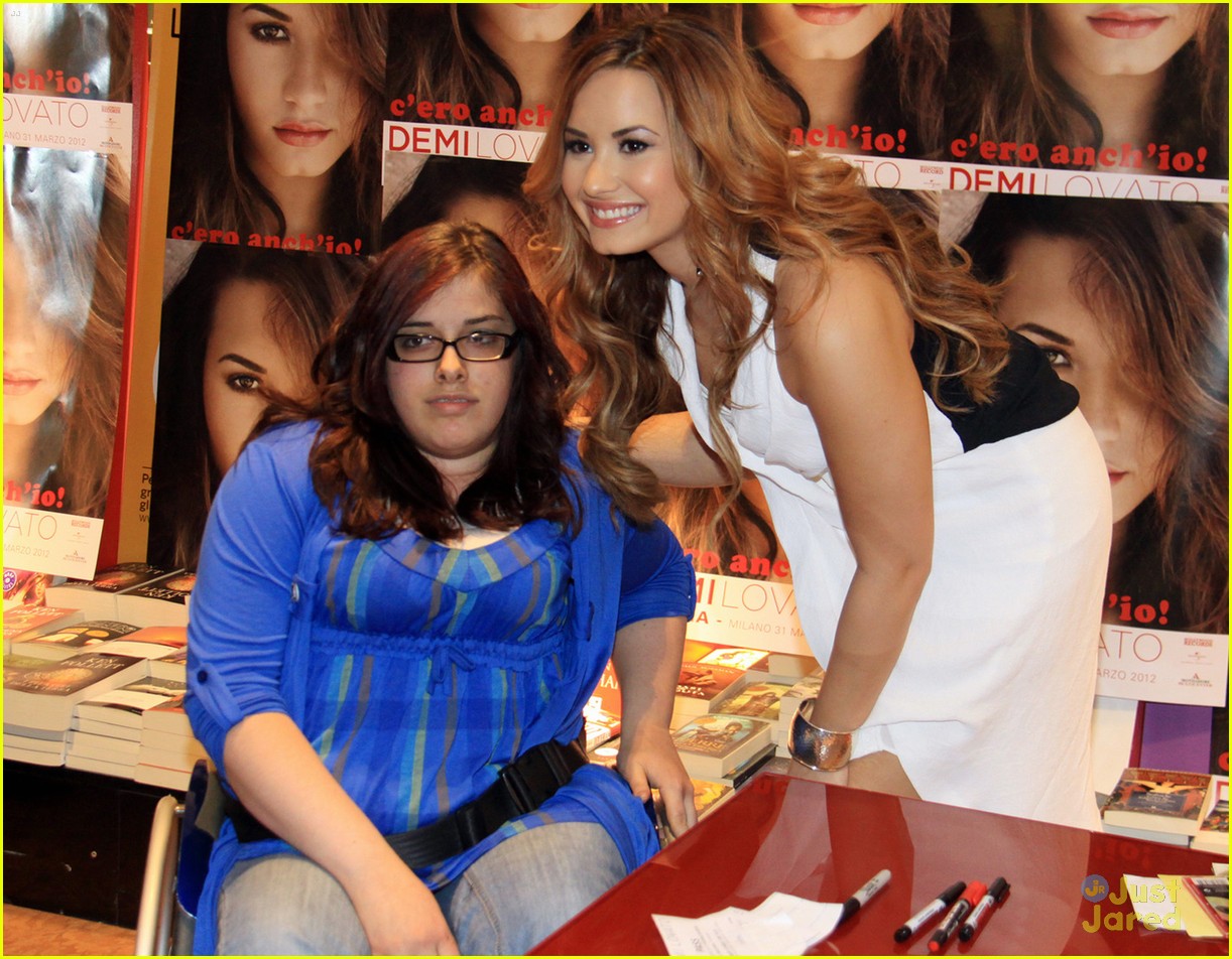 Demi Lovato: Milan Meet & Greet!