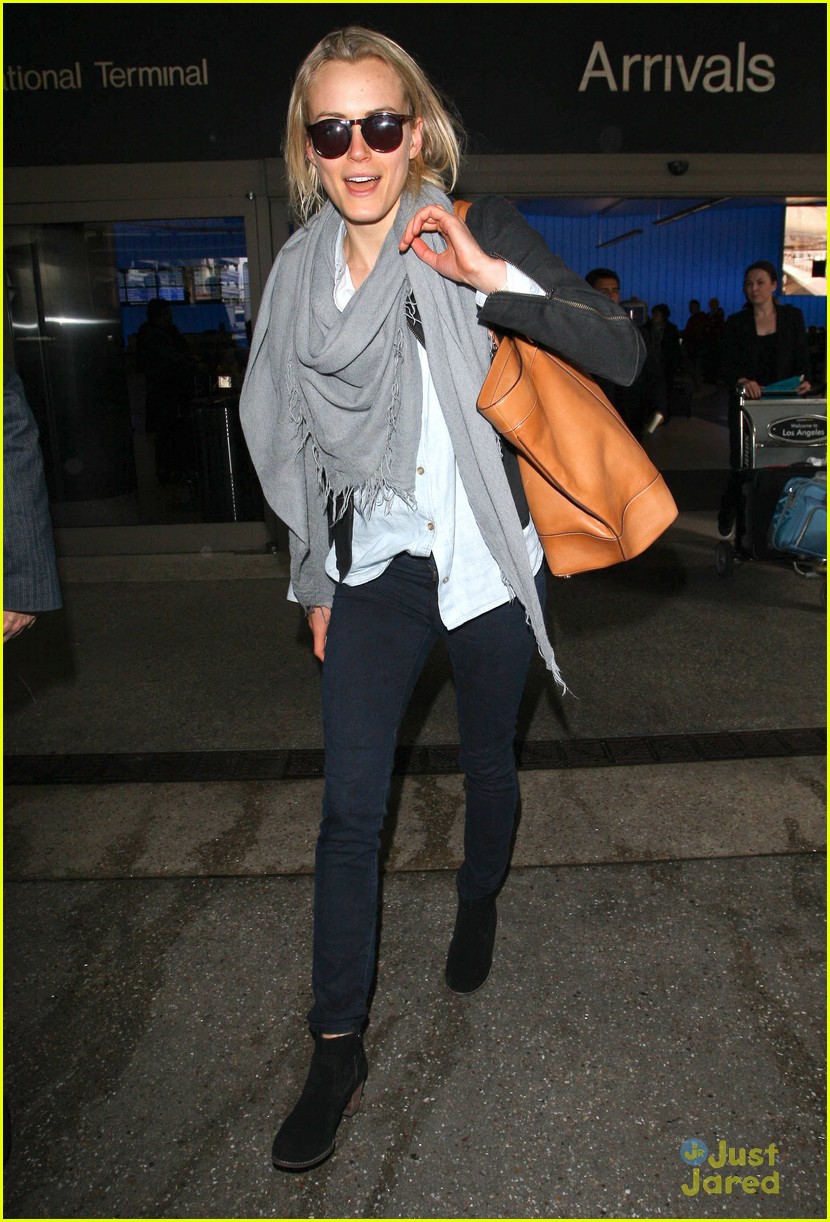 Zac Efron: Back In Los Angeles!