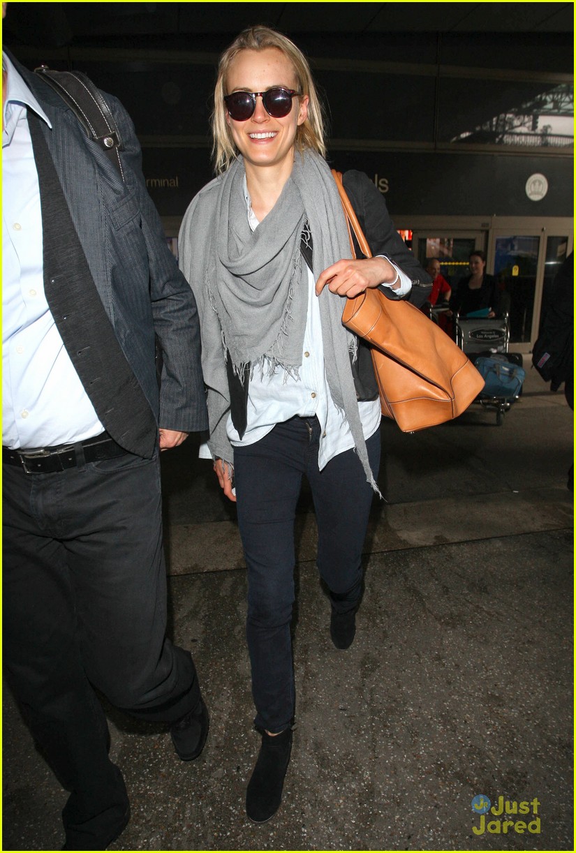 Zac Efron: Back In Los Angeles!