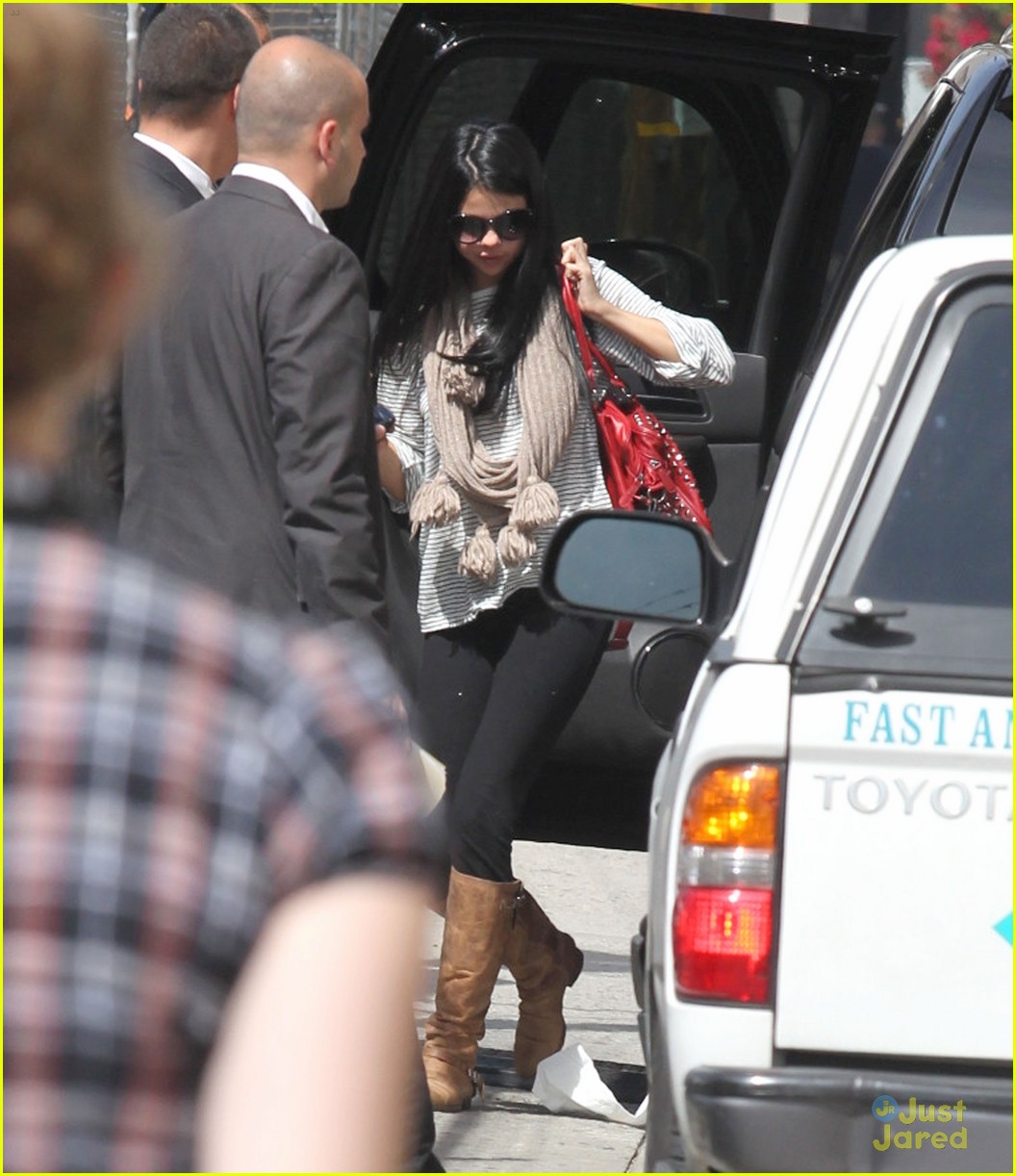 Justin Bieber & Selena Gomez Run Errands on Wednesday