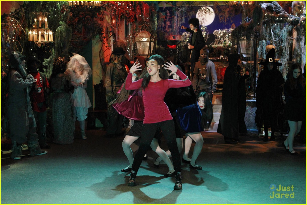 Max Schneider 'Rock's Halloween