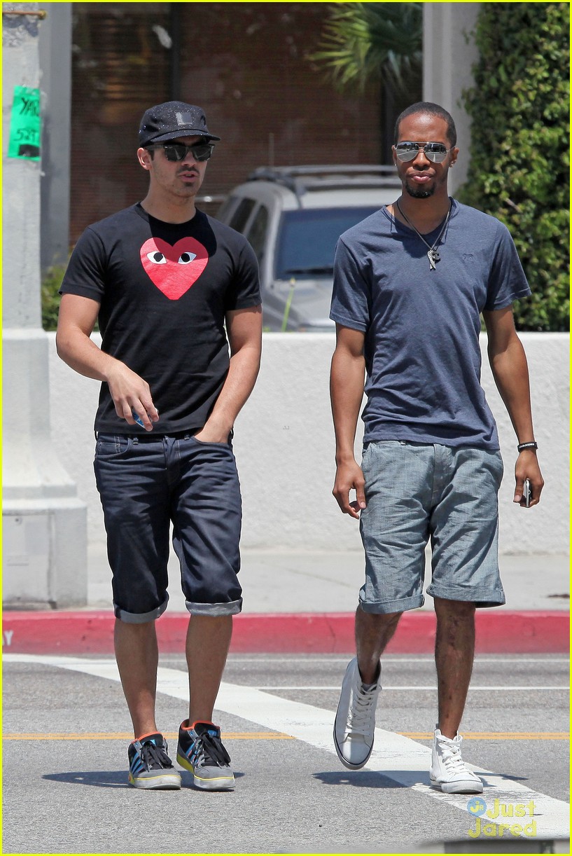 Joe Jonas: Lunch Time in Los Angeles