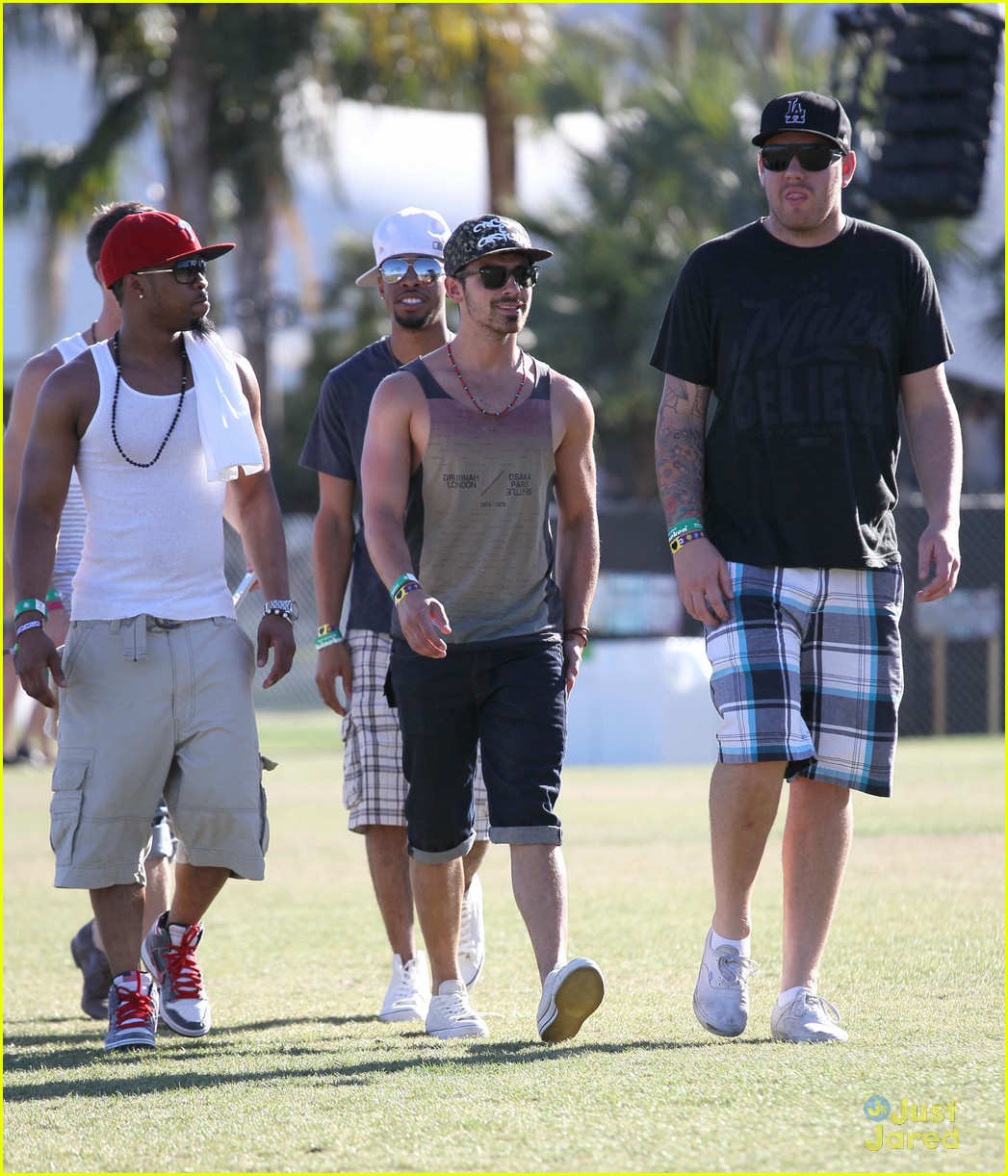 Joe Jonas: Coachella Weekend #2!