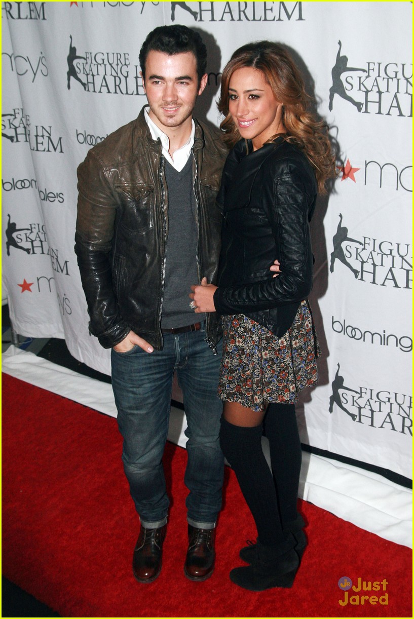 Kevin & Danielle Jonas are 'Forgetting The Girl'