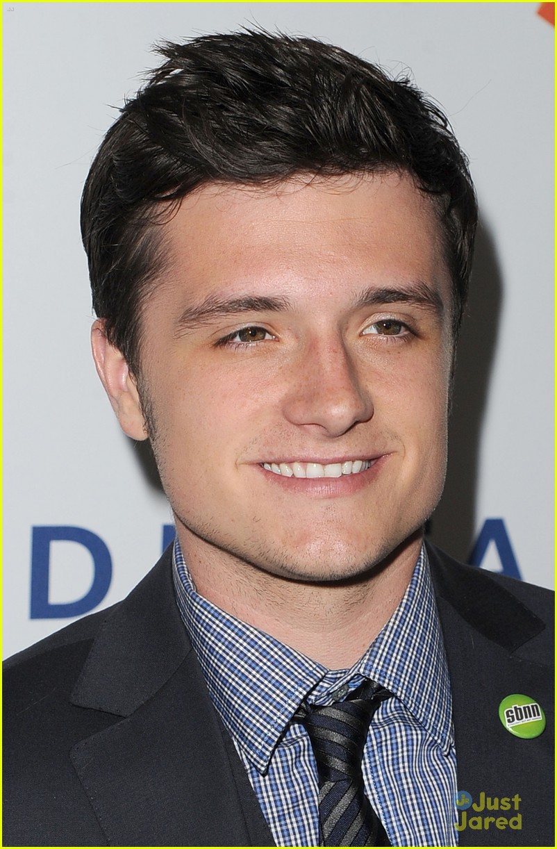Josh Hutcherson: GLAAD Media Awards 2012!