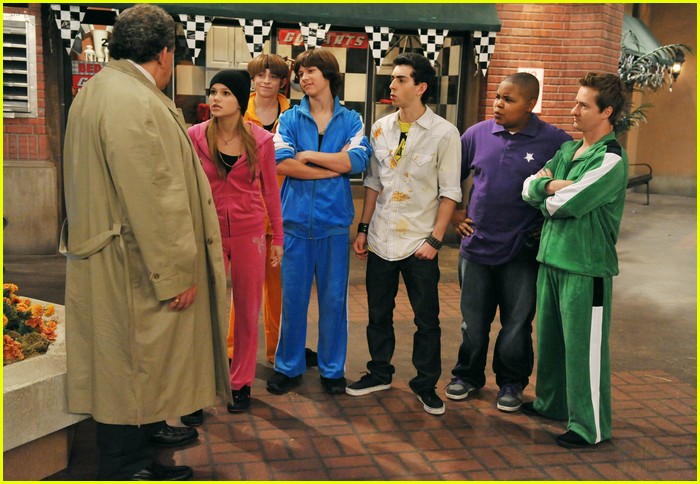 Olivia Holt: Colorful Clown Hair on Kickin' It!