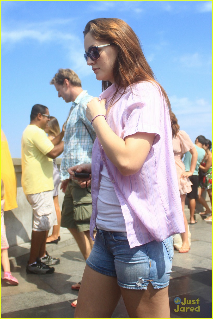 Leighton Meester: Rio with Aaron Himelstein!