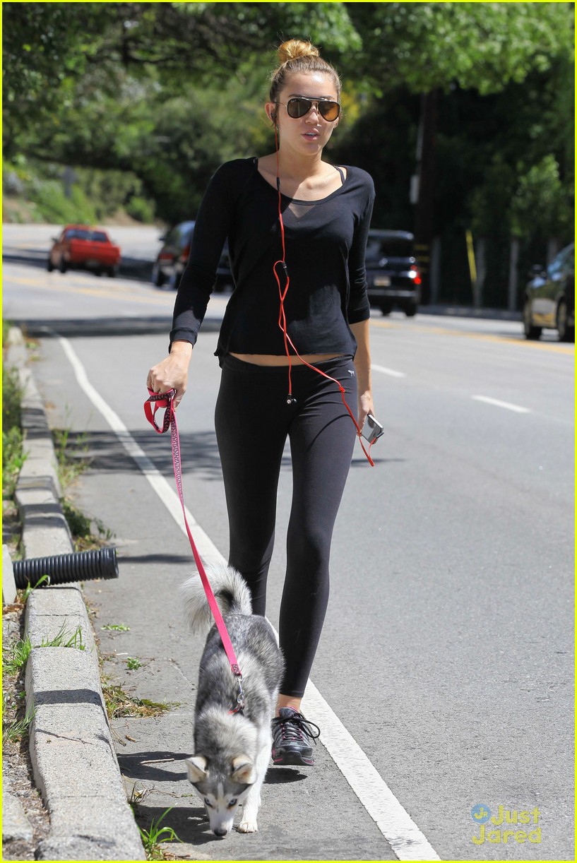 Miley Cyrus & Floyd Walk Around The Block