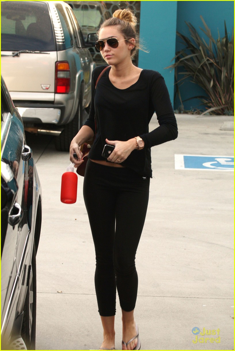 Miley Cyrus' Sunday Walk With Floyd