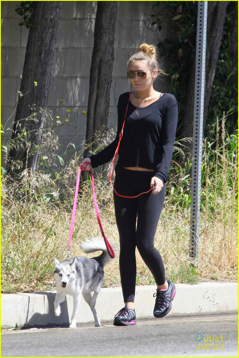 Miley Cyrus & Floyd Walk Around The Block