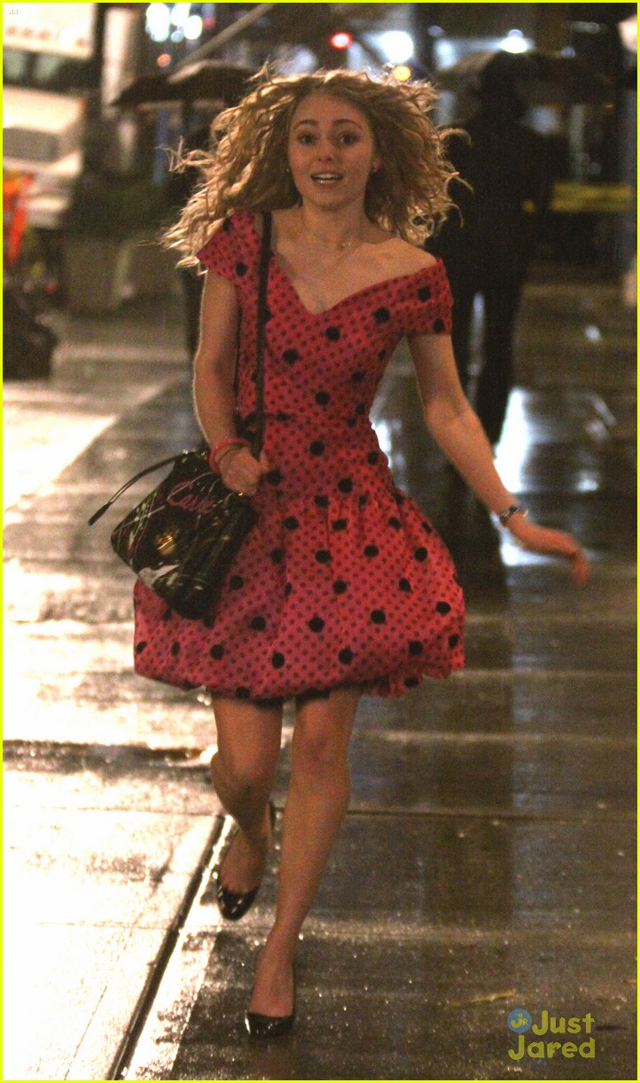 AnnaSophia Robb Runs in the Rain