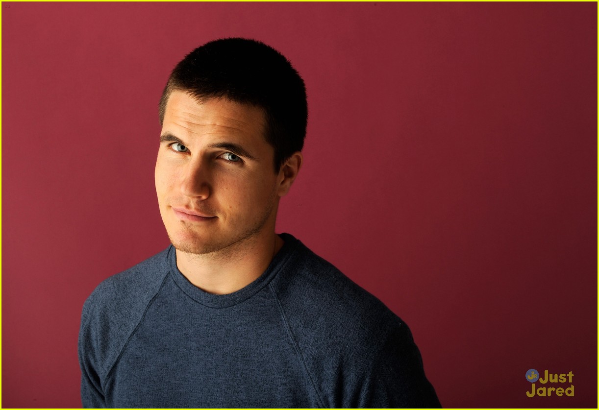 Robbie Amell & Italia Ricci: 'Struck By Lightning' Premiere Pair