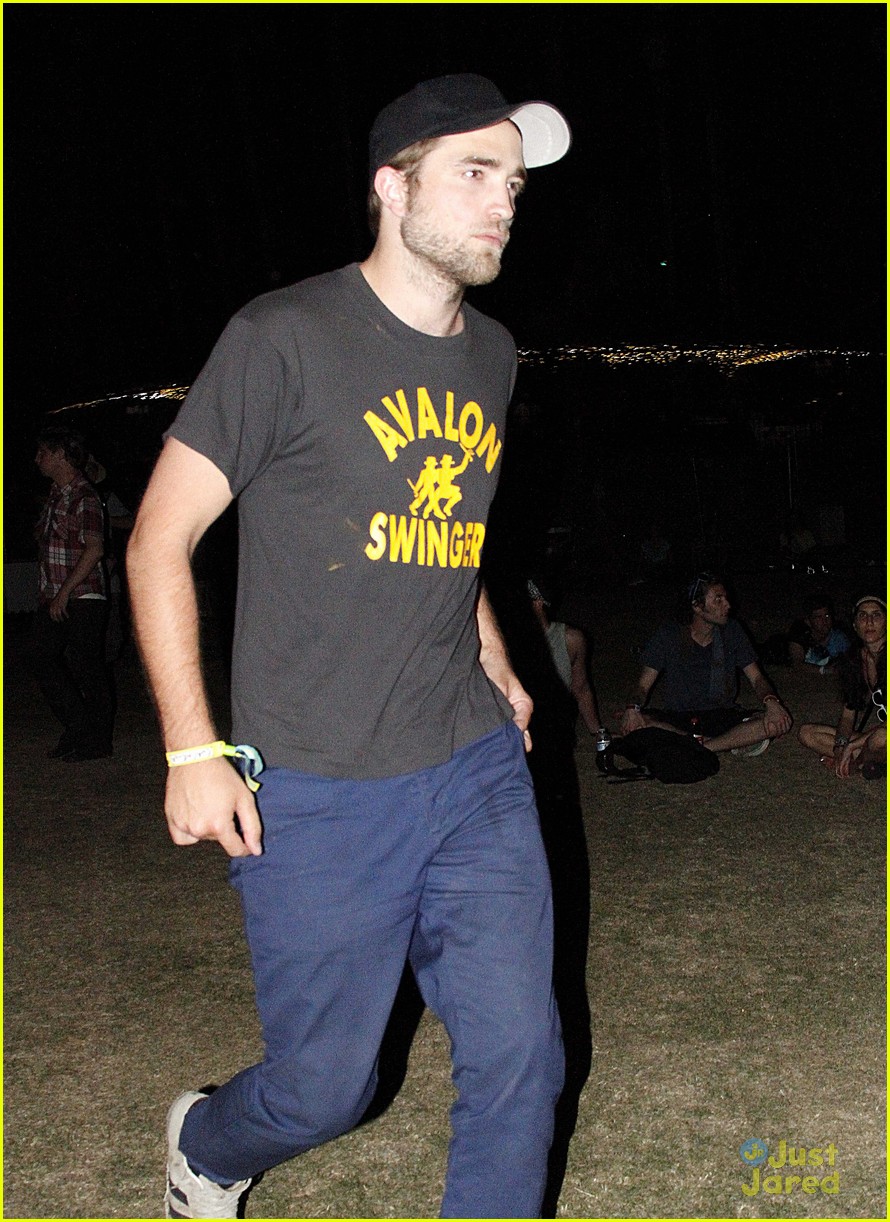Kristen Stewart & Robert Pattinson Close Out Coachella