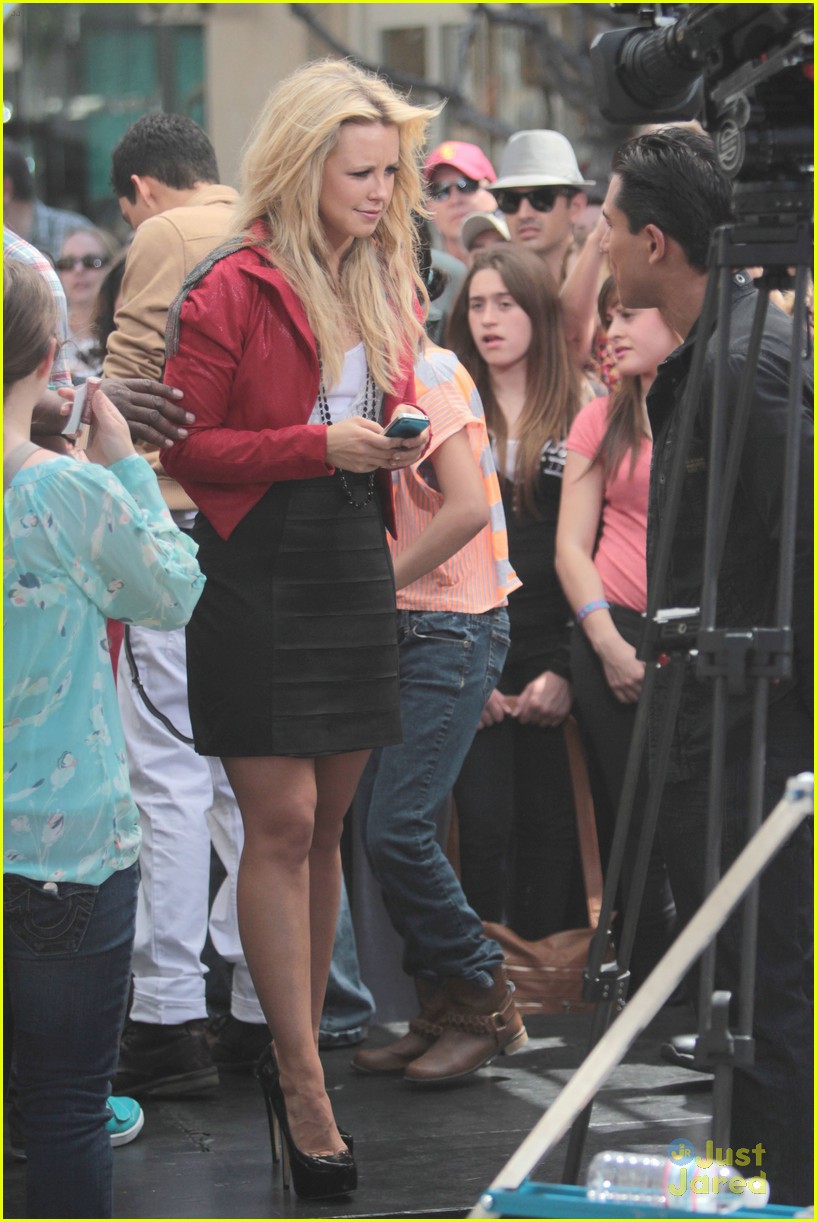 Roshon Fegan: Extra! with Chelsie Hightower!