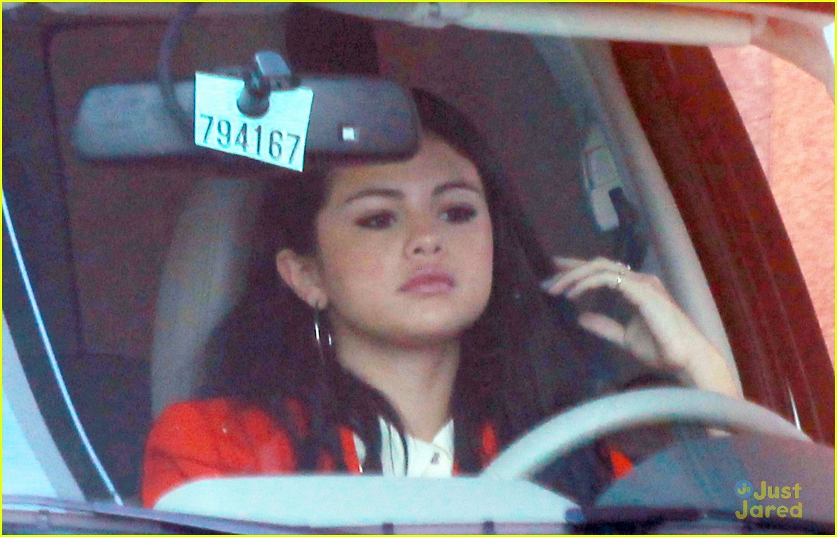 Selena Gomez: 'Completely Honored' About Selena Quintanilla Duet