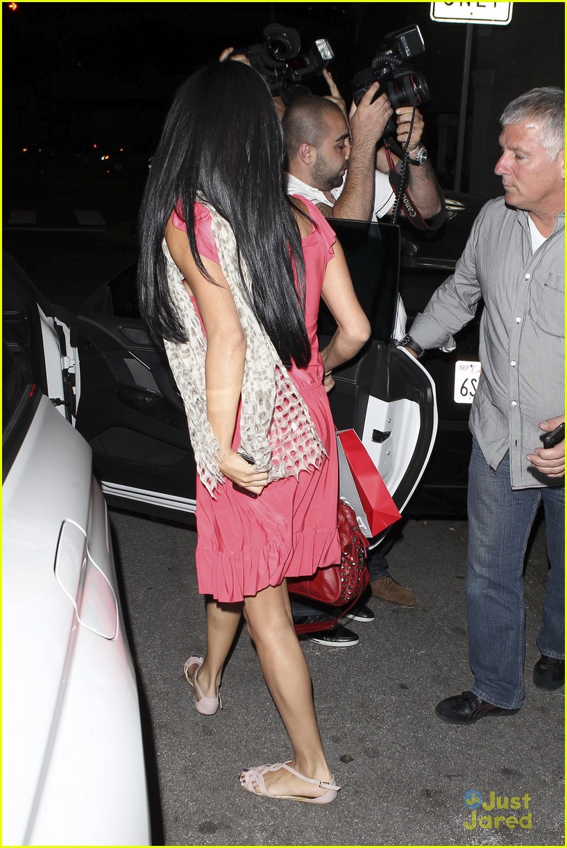 Selena Gomez: Salon Stop