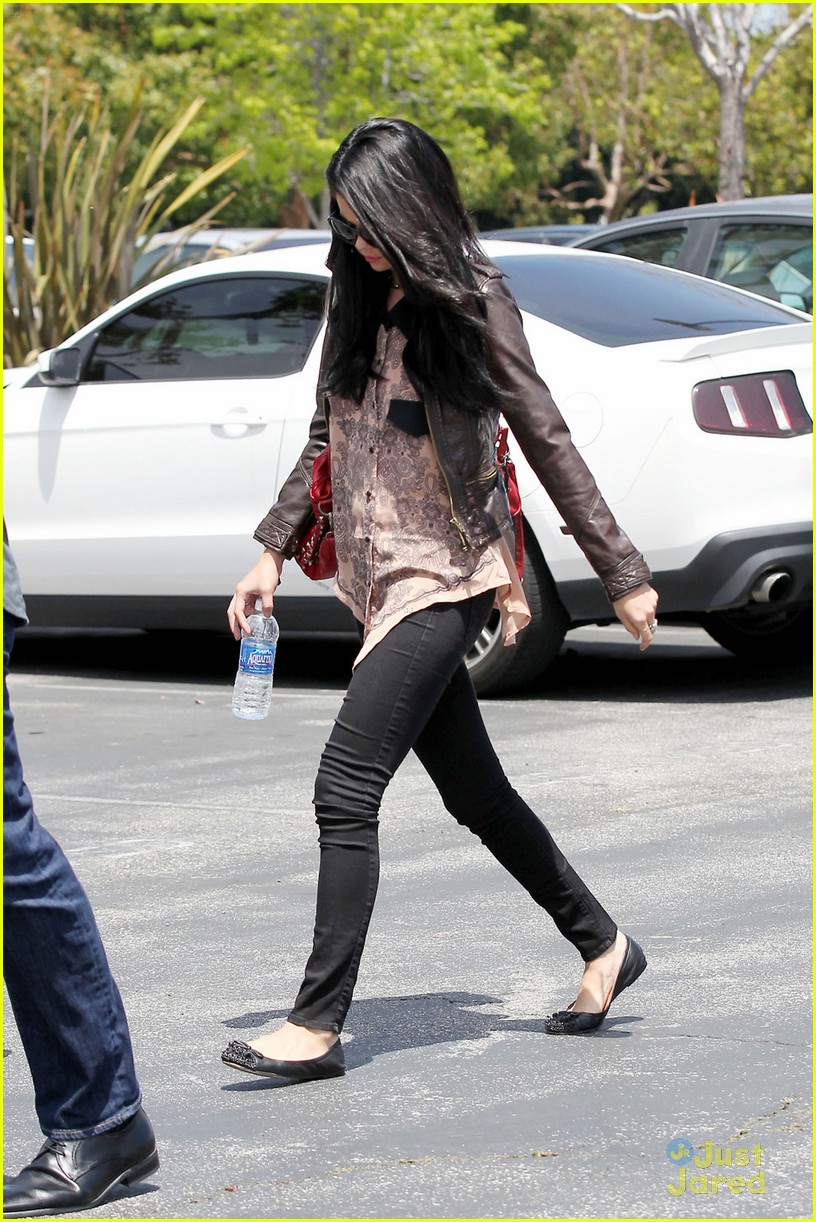 Selena Gomez: Ryan Seacrest Foundation Ambassador!