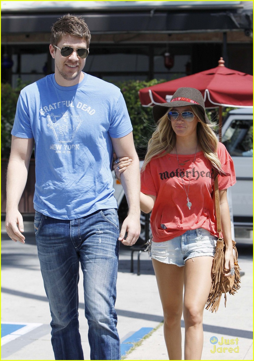 Ashley Tisdale & Scott Speer: Back Together!