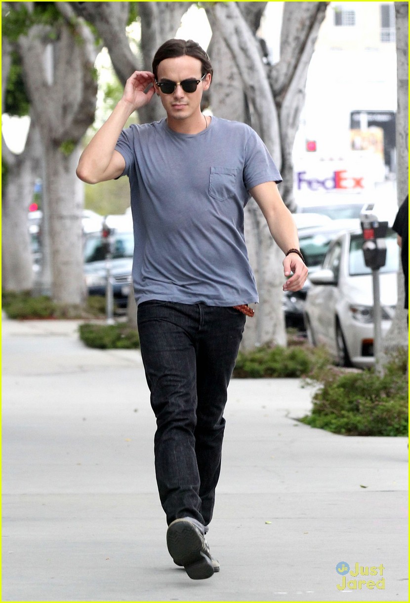 Tyler Blackburn Lunchs At Newsroom Cafe