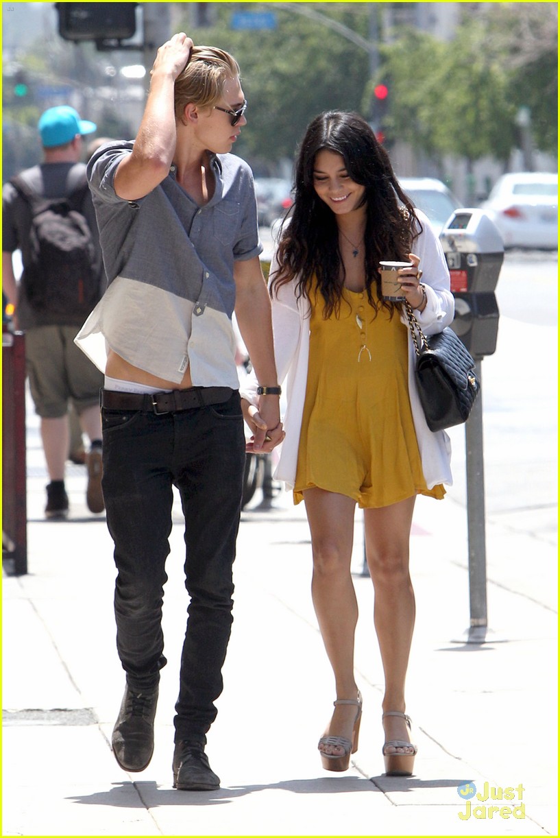 Vanessa Hudgens & Austin Butler: Church Service Sweeties