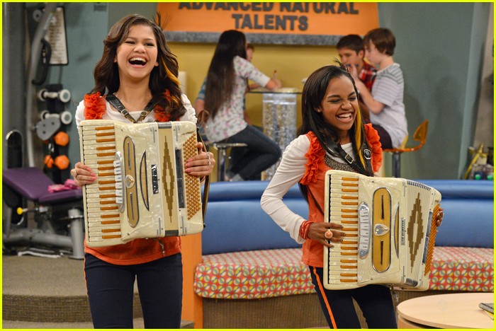 Zendaya Guest Stars on 'A.N.T. Farm' Season Two Premiere!