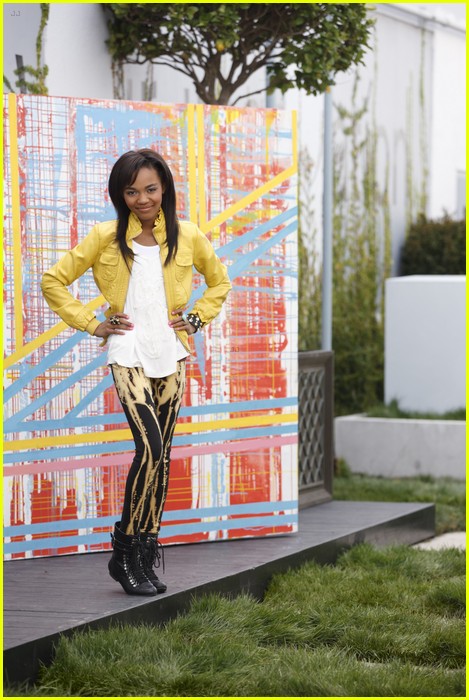 Zendaya Guest Stars on 'A.N.T. Farm' Season Two Premiere!